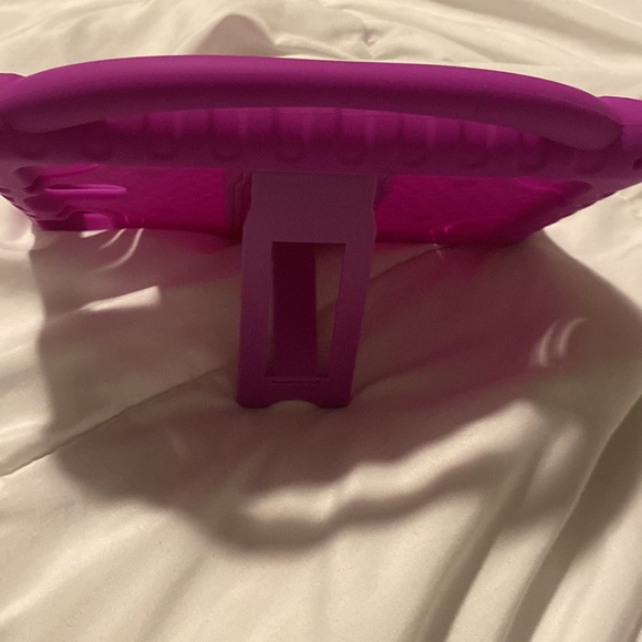 🔴 $3 - Tablet Case Purple 🔴 $3 Bundle Item - Picture 4 of 6